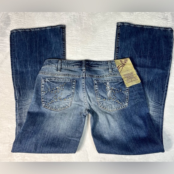 NWT SILVER JEANS Tuesday Flare 31 - Picture 5 of 7